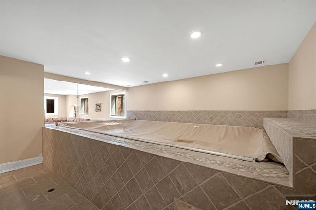 10 Fox Ter, House other with 6 bedrooms, 8 bathrooms and null parking in Cliffside Park NJ | Image 44