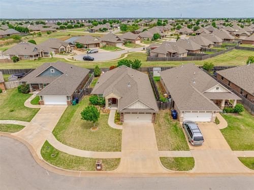 18616 Winamack Rd, Edmond, OK, 73012-1001 | Card Image