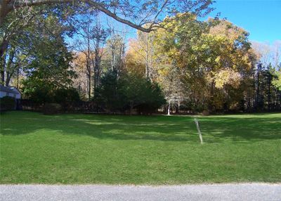 9 Old Middle Country Road, House other with 3 bedrooms, 2 bathrooms and null parking in Middle Island NY | Image 2