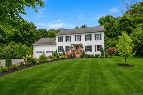 74 Losee Rd, Wappingers Falls, NY, 12590-4421 | Card Image