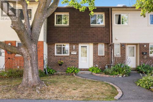 8B Sonnet Cres, Nepean, ON, K2H8W6 | Card Image