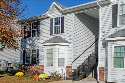 1432 Surrey Ln, Saint Peters, MO, 63304-2807 | Card Image