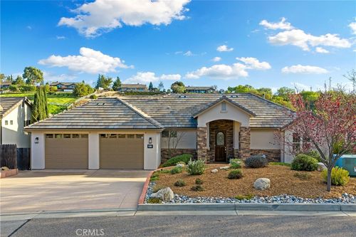 2015 Kleck Rd, Paso Robles, CA, 93446-7171 | Card Image