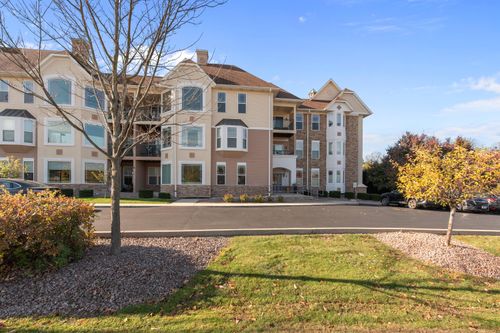 N74W13737 Appleton Ave, Menomonee Falls, WI, 53051-4485 | Card Image