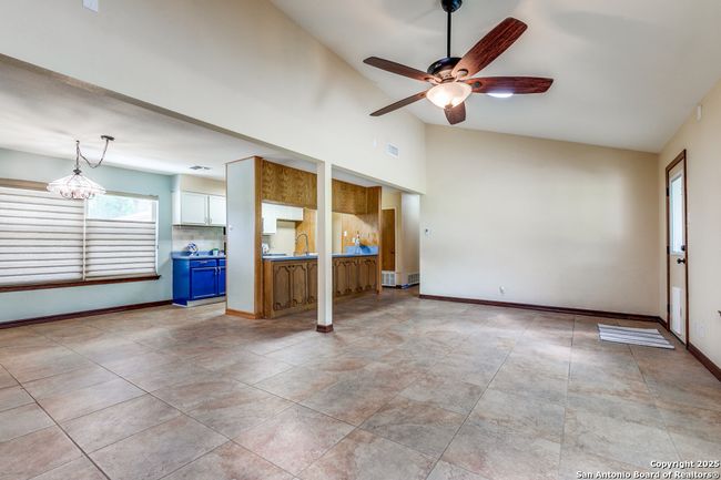 10615 Bar X Trl, House other with 3 bedrooms, 2 bathrooms and null parking in Helotes TX | Image 8