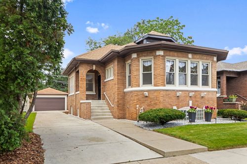 8044 S Harper Ave, Chicago, IL, 60619-4637 | Card Image