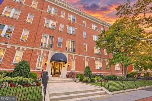 215-1526 17th St Nw, WASHINGTON, DC, 20036-6209 | Card Image