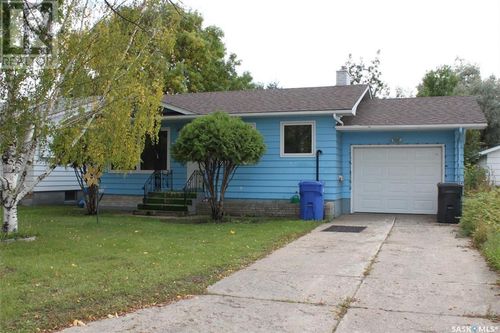 310 1 Ave W, Canora, SK, S0A0L1 | Card Image