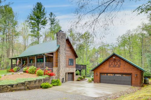 215 Myrtle Dr, Butler, TN, 37640-7596 | Card Image