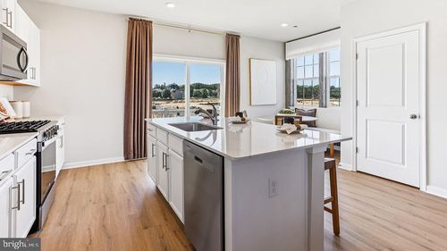 41 Baybreeze Dr, Waretown, NJ, 08758-1201 | Card Image