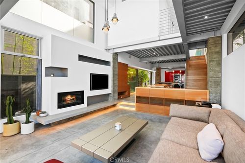 304 Grand Blvd, Venice, CA, 90291-4221 | Card Image