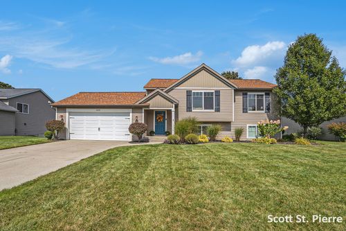 5279 Windfield Dr, Allendale, MI, 49401-7360 | Card Image