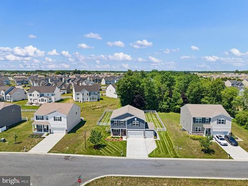 879 Red Maple Rd, SMYRNA, DE, 19977-5291 | Card Image