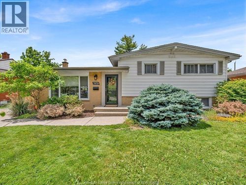 3939 Longfellow Ave, Windsor, ON, N9G2B4 | Card Image