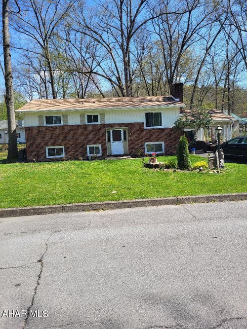2521 Holland Ave, Huntingdon, PA, 16652-2921 | Card Image