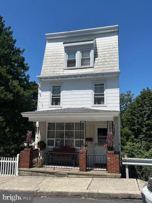 212 Spruce St, MINERSVILLE, PA, 17954-1624 | Card Image