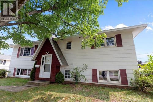 76 Warren Ave, Riverview, NB, E1B3M3 | Card Image
