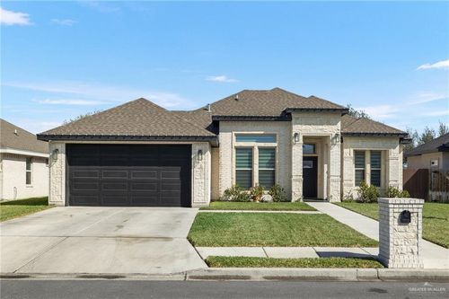 520 Country Club Dr, Alamo, TX, 78516-2523 | Card Image