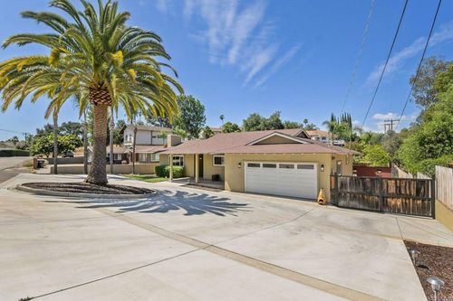 2007 S Juniper St, Escondido, CA, 92025-6627 | Card Image