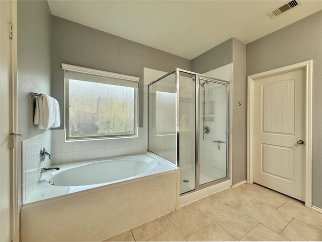Primary Bathroom | Image 25