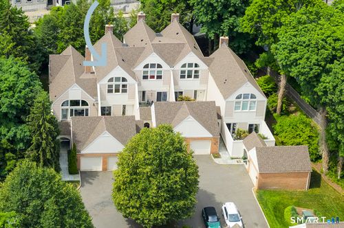 4-4 Sedgwick Village Ln, Darien, CT, 06820-4601 | Card Image