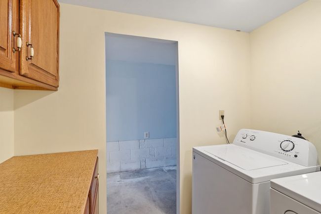 1096 W Hollis St, House other with 3 bedrooms, 3 bathrooms and null parking in Nashua NH | Image 38