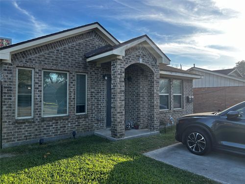 a-2738 Yale St, Pasadena, TX, 77502-4219 | Card Image