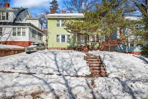 37 Custer Ave, Newark, NJ, 07112-2511 | Card Image