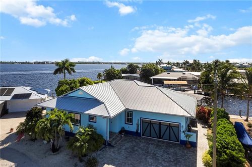 2743 Janet St, MATLACHA, FL, 33993-9749 | Card Image