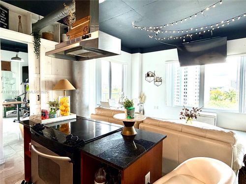 apt-715-10 Sw South River Dr, Miami, FL, 33130-1413 | Card Image