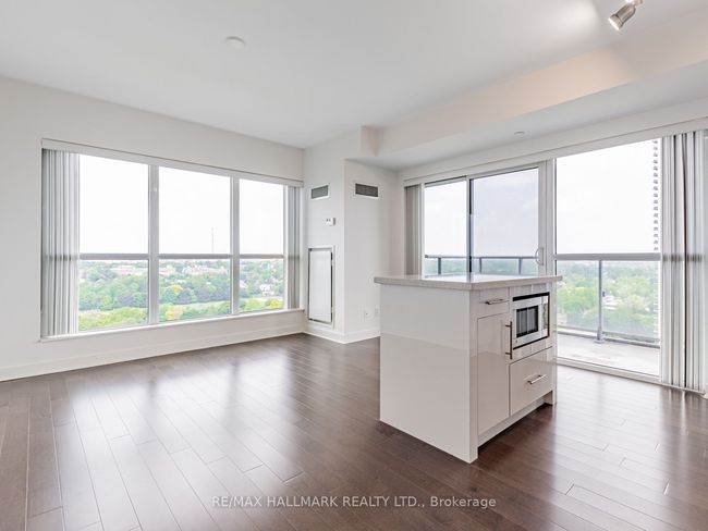 1702 - 58 Orchard View Blvd, Condo with 2 bedrooms, 1 bathrooms and null parking in Toronto ON | Image 8