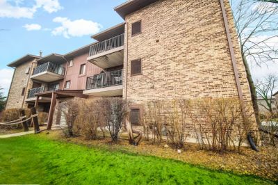 304 - 68 W 64th Street, Condo with 2 bedrooms, 2 bathrooms and 3 parking in Westmont IL | Image 1