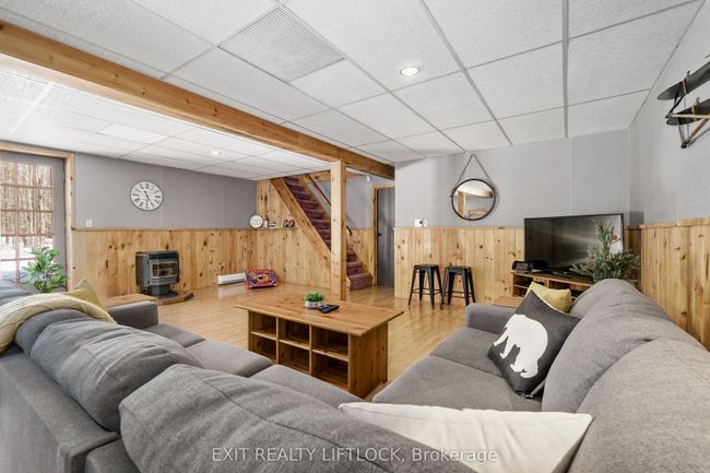 3428 County Rd 620, House other with 2 bedrooms, 1 bathrooms and 10 parking in Apsley ON | Image 27