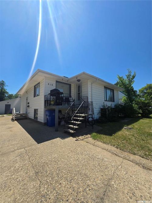 910 Isabelle St, Estevan, SK, S4A1R4 | Card Image