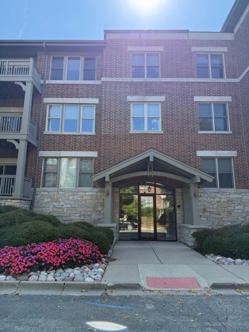 206-275 E Railroad Ave, Bartlett, IL, 60103-4486 | Card Image