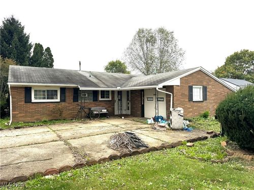 4481 Broadway Ave Ne, Louisville, OH, 44641-8625 | Card Image