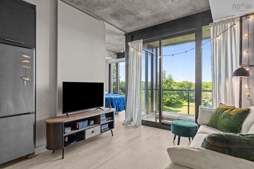 618-1048 Wellington St, Halifax, NS, B3H0C2 | Card Image