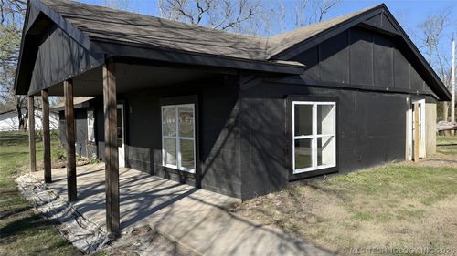 305 Commercial St, Inola, OK, 74036-3545 | Card Image