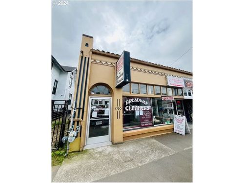 1724 Ne Broadway St, Portland, OR, 97232-1428 | Card Image