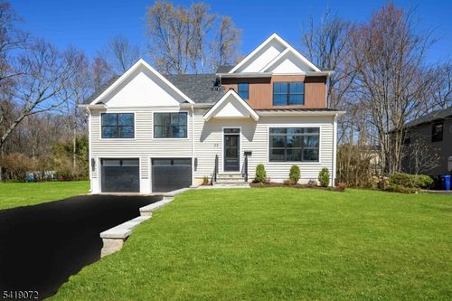 32 W Mcclellan Ave, Livingston, NJ, 07039-1243 | Card Image