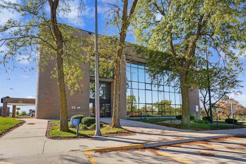 301-999 Home Plaza, Waterloo, IA, 50701 | Card Image