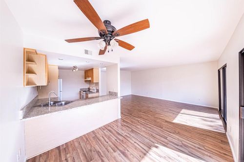 unit-b-2374 Caringa Way, Carlsbad, CA, 92009-6329 | Card Image