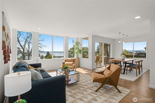 apt-201-666 W Olympic Pl, Seattle, WA, 98119-3671 | Card Image