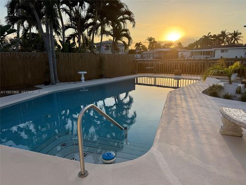 411 Se 6th Ave, Pompano Beach, FL, 33060-8071 | Card Image