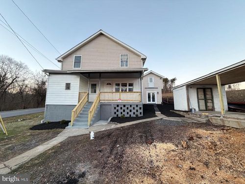 959 Golf Course Rd, MARTINSBURG, WV, 25404-1302 | Card Image