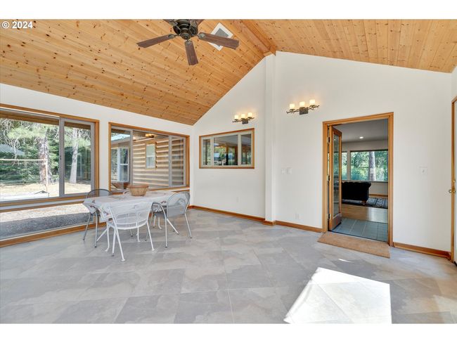 Family Room-Ceiling Fan | Image 8