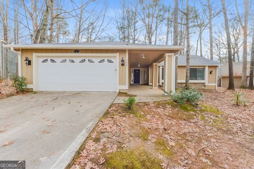 749 Post Road Ln, Stone Mountain, GA, 30088-2247 | Card Image