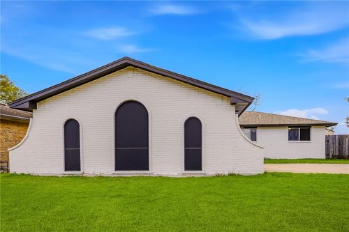 1929 Tara Dr, Corpus Christi, TX, 78412-4815 | Card Image