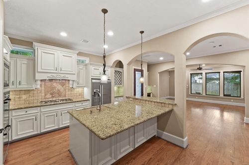 1215 Malone St, Houston, TX, 77007-3126 | Card Image
