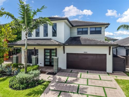 na-8900 Nw 161st Ter, Miami Lakes, FL, 33018-1426 | Card Image